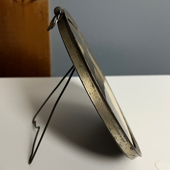 Antique Tintype Victorian Baby Photo in Ornate Round Picture Frame - Picture 6 of 14